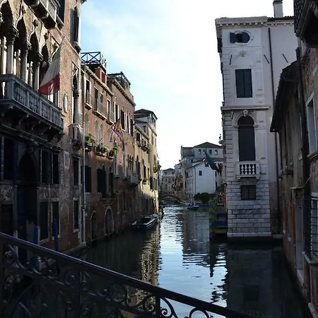 Castello 5888 B, Santa Marina, Calle Marcello, Canale Apartment Venice