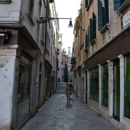 Castello 5888 B, Santa Marina, Calle Marcello, Canale Venice