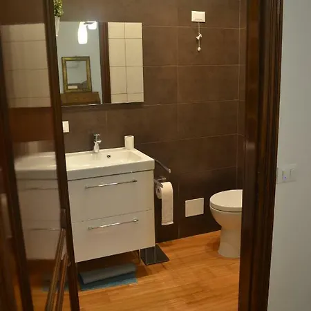 Castello 5888 B, Santa Marina, Calle Marcello, Canale * Venice