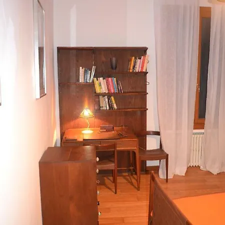 Castello 5888 B, Santa Marina, Calle Marcello, Canale 베니스