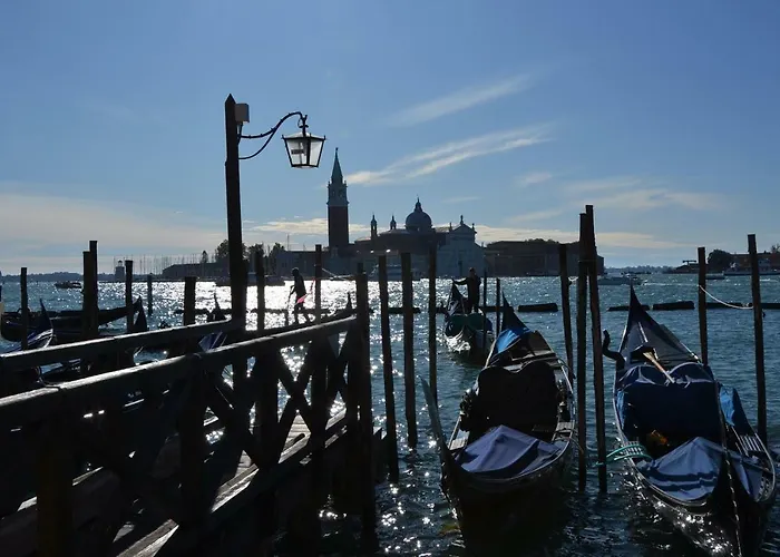 Castello 5888 B, Santa Marina, Calle Marcello, Canale * Венеция