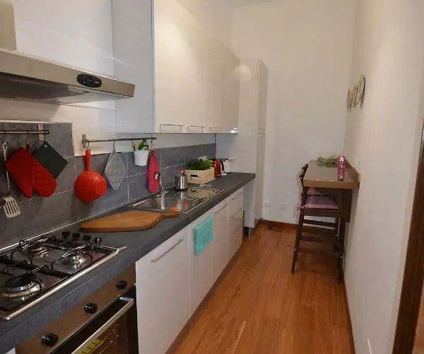 Castello 5888 B, Santa Marina, Calle Marcello, Canale Венеция