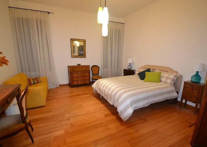 Castello 5888 B, Santa Marina, Calle Marcello, Canale Венеция